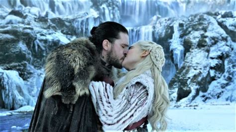 Game of Thrones 8x01 Jon Snow Kiss Daenerys before her Dragons Scene HD - YouTube