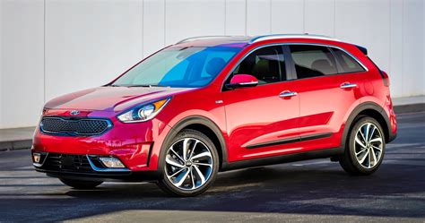 Kia Niro Hybrid - B-segment SUV debuts in Chicago