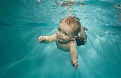 What Age Should Children Learn to Swim? - Famlii