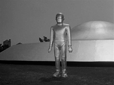 The Day the Earth Stood Still (1951) - Midnite Reviews