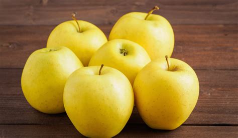 11 Types of Yellow Apple and Their Uses - Crate and Basket