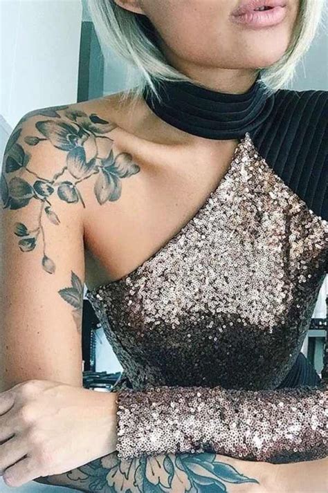 60 Best Shoulder Tattoos for Women in 2017 | Tatouage fleur epaule, Tatouage