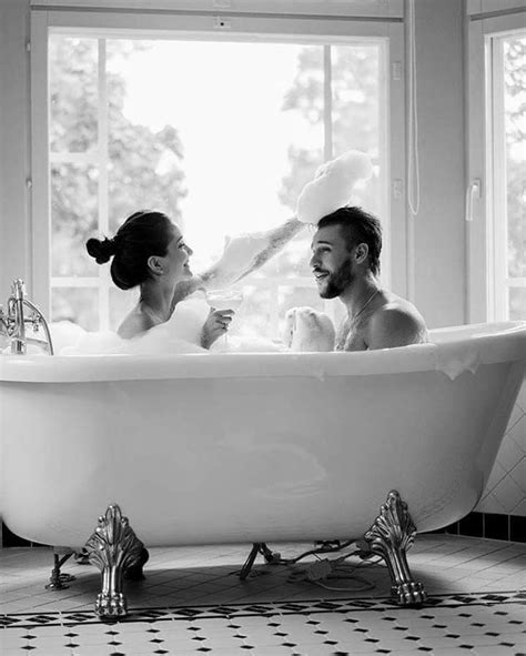 Pin by Sabine Rondissime on *Kiss&Love* | Bath couple, Couple bath ...