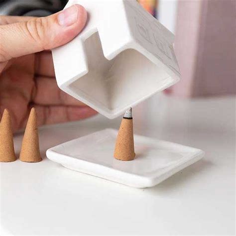Minimal House-Style Ceramic Incense Holder | Gadgetsin