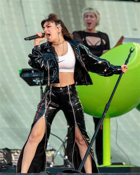 CHARLI XCX Performs at Reputation Tour at Soldier Field in Chicago 06 ...