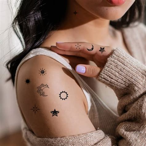 Top 76+ moon tattoo on hand best - in.coedo.com.vn