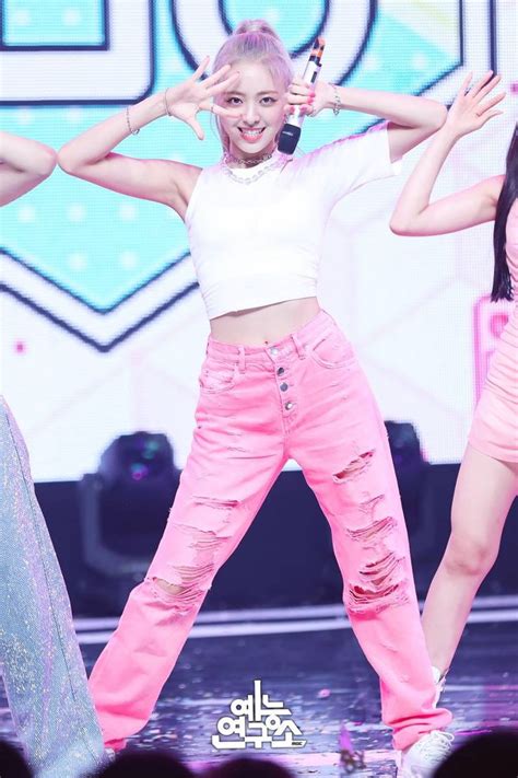 Click for full resolution. 190824 ITZY - "ICY" at Music Core Kpop Girl Groups, Korean Girl ...