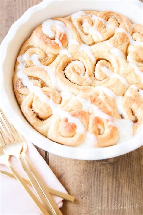 Cream Cheese Icing for Cinnamon Rolls