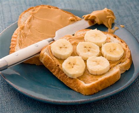 Make Peanut Butter And Banana Sandwich For Your Breakfast-Make Peanut Butter And Banana Sandwich ...