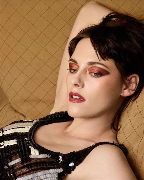 Kristen Stewart for Chanel's Fall 2023 Make Up Collection Ad Campaign | Kristen stewart chanel ...