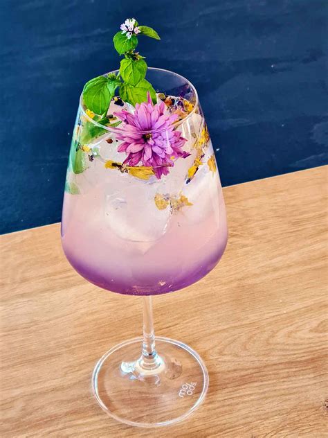 Floral Gin Lemonade Cocktail