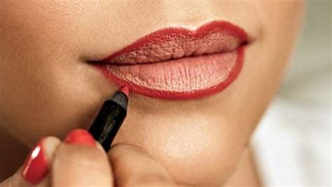 How to put on lipstick with lip liner makeup - Valley City How to Apply Lip Liner - Makeup Lips ...