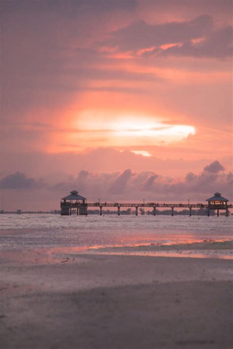 Best Fort Myers Beach Sunset Spots - Live Love Run Travel