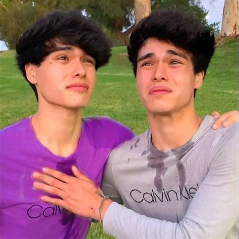 Alex Stokes (Stokes Twins) Bio, Brother, Height, Weight, Net Worth ...