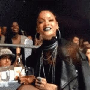 Rihanna Laughing GIFs | Tenor