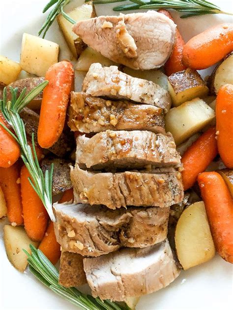 Honey Roasted Pork Tenderloin with Carrots‏ and Potatoes | Pork tenderloin recipes, Roasted pork ...