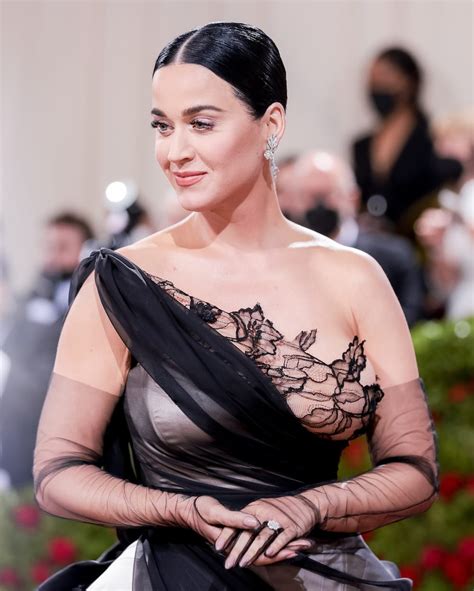 Met Gala 2022: Katy Perry In Sexy Oscar De La Renta Dress