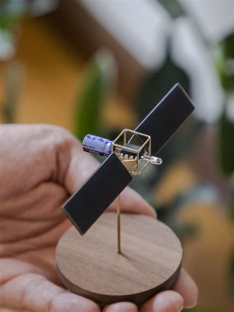 A Tiny Satellite - Ohmify