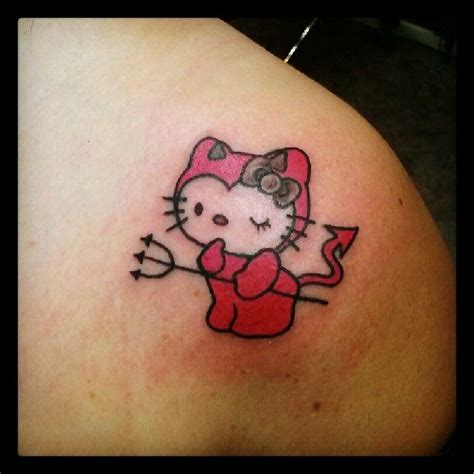 Pin by Lorisa Jimenez on Tattoo ideas in 2020 | Hello kitty tattoos ...