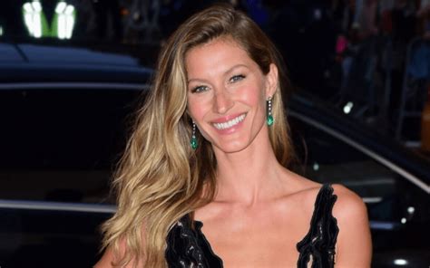 Gisele Bündchen Wears Nothing But a Pair of Extreme Flare Jeans in New ...