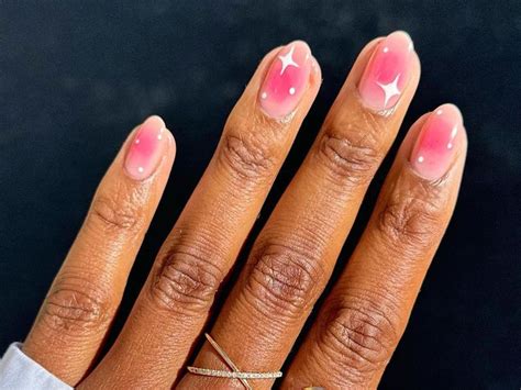 35 Short Almond Nail Designs to Consider for Your Next Manicure