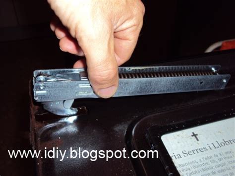 Diary of A Handyman !: How To Replace Oven Door Hinges