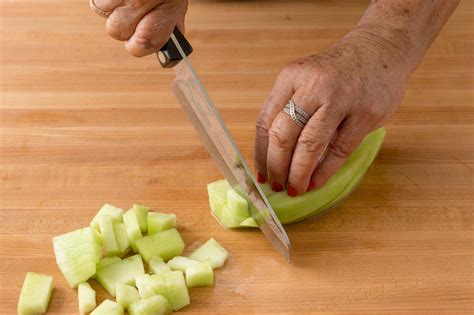 How to Cut Honeydew