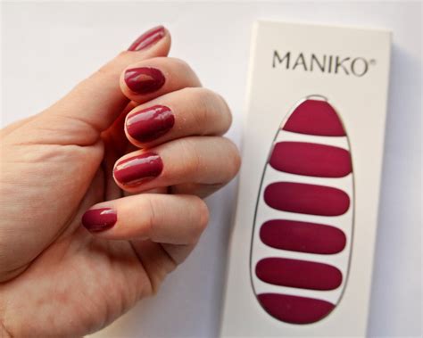 Maniko Nails UV Gel Strips Review - The Beauty Creator