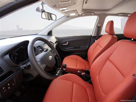 auto carz zone: 2012 Kia Picanto interior images