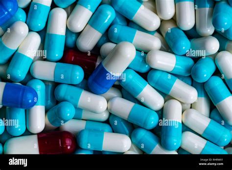 Penicillin hi-res stock photography and images - Alamy