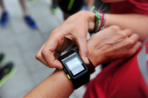 Nike+ SportWatch GPS powered by TomTom uses both GPS technology and the ...