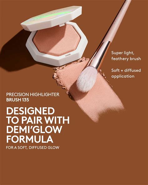 Precision Highlighter Brush 135 | Fenty Beauty