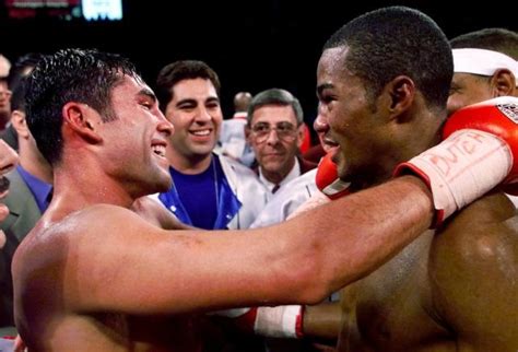 Oscar De La Hoya talks Felix Trinidad fight on 20th anniversary