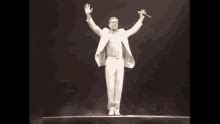 Bowing Man GIFs | Tenor