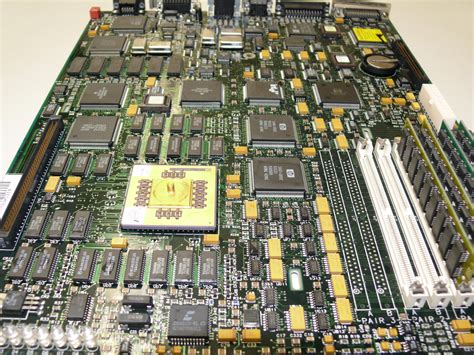 File:HP-HP9000-715-50-Workstation-Motherboard 08.jpg - Wikimedia Commons