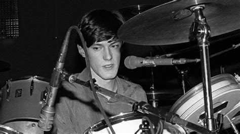 El baterista de New Order, Stephen Morris, lanzará sus memorias en 2018 : Revista Playlist