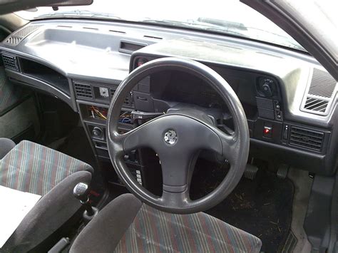 VAUXHALL CAVALIER SRI - vauxhall-cavalier-sri_interior_10.jpg