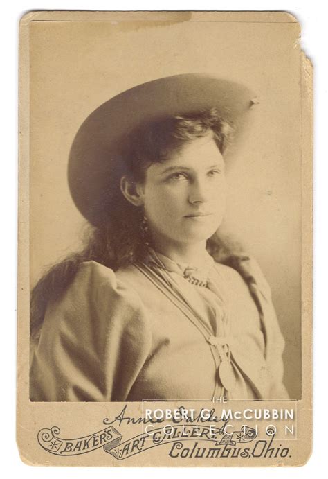 Cabinet Cards of Annie Oakley | Annie oakley, Old west photos, Old west