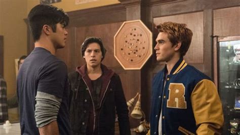 Riverdale Episode 2 Preview: A Touch of Evil Trailer, Photos, Plot