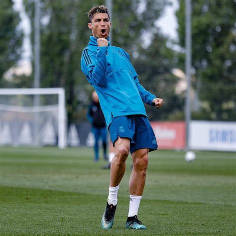 BCN: Cristiano Ronaldo Training Bayern Munich Champions League 2018