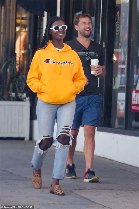 Joshua Jackson's new love revealed: Actor pictured holding hands with girlfriend Jodie Turner ...