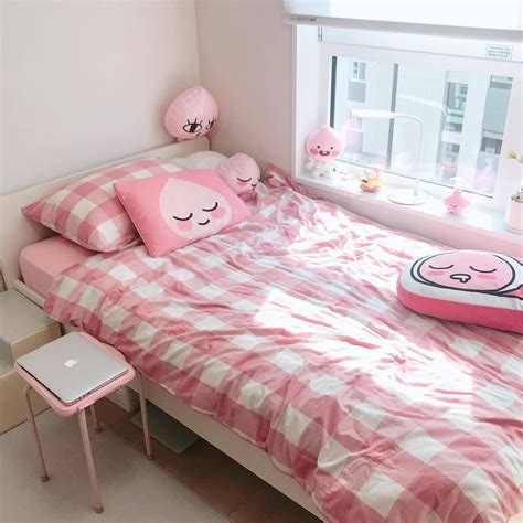 pink rocket — https://www.instagram.com/p/BuNJiK-APsB/ Diy Home Decor Bedroom, Room Design ...