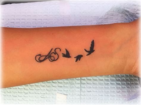 Discover more than 76 name with bird tattoo super hot - thtantai2