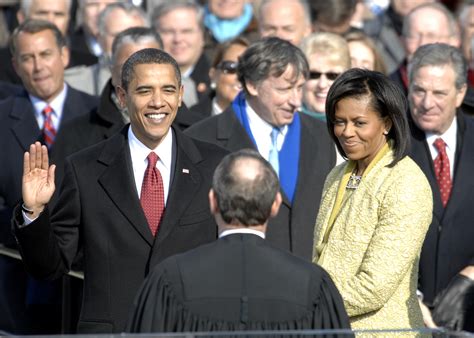 File:US President Barack Obama taking his Oath of Office - 2009Jan20 ...