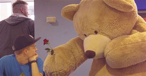 Giant bear gives out gifts, smiles and hugs just in time for Valentine ...