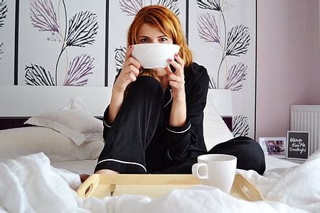 Free photo: girl in bed, breakfast in bed, girl with cereal bowl ...