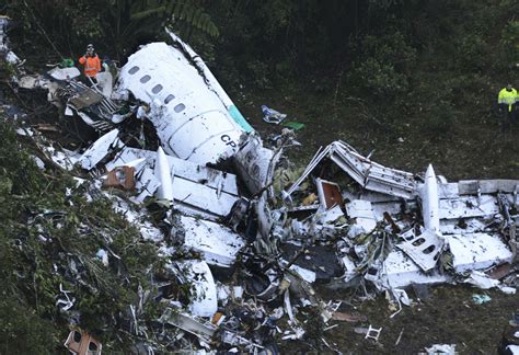 Plane carrying a Brazilian soccer team crashes in Colombia, killing 71