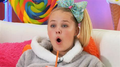 How Old Is JoJo Siwa? This Reality Star Has Grown Up Before Our Eyes ...