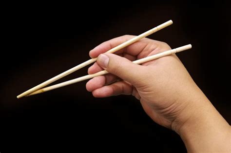 The Art of Using Chopsticks - TCM World