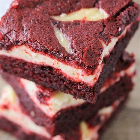 Red Velvet Cheesecake Brownies {Rich + Delicious!} | Lil' Luna